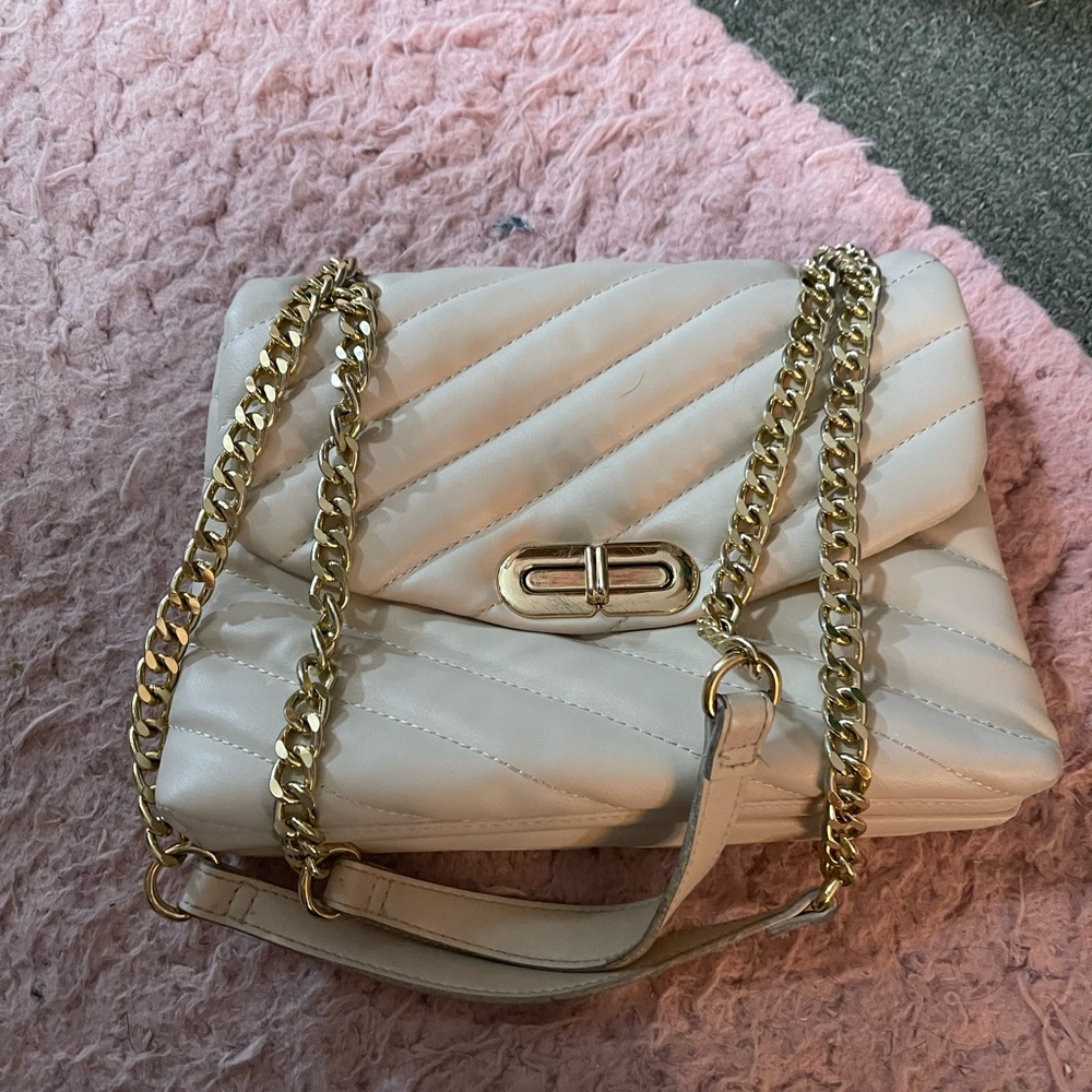 Elegant Cream Quilted Chain Bag
